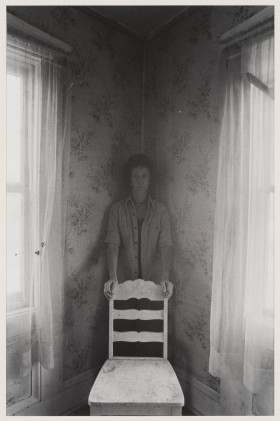 Zdjęcie pracy Self-portrait with Chair, Rhode Island